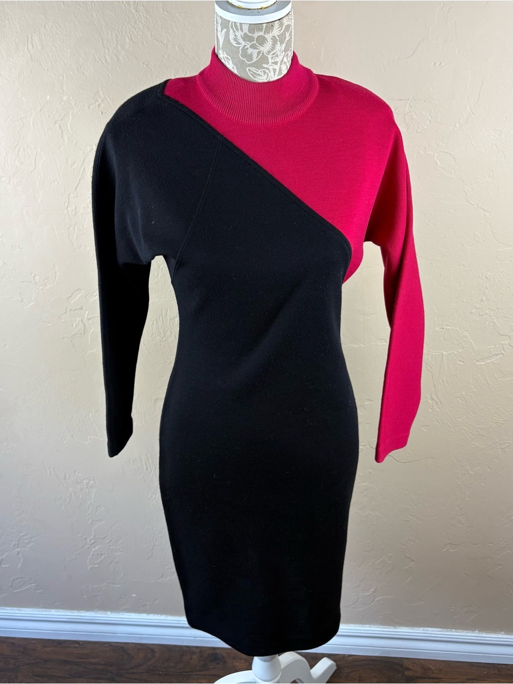 Vintage Outlander Pink Black Colorblock Knit Sweater Dress 1980s 1990s Petite